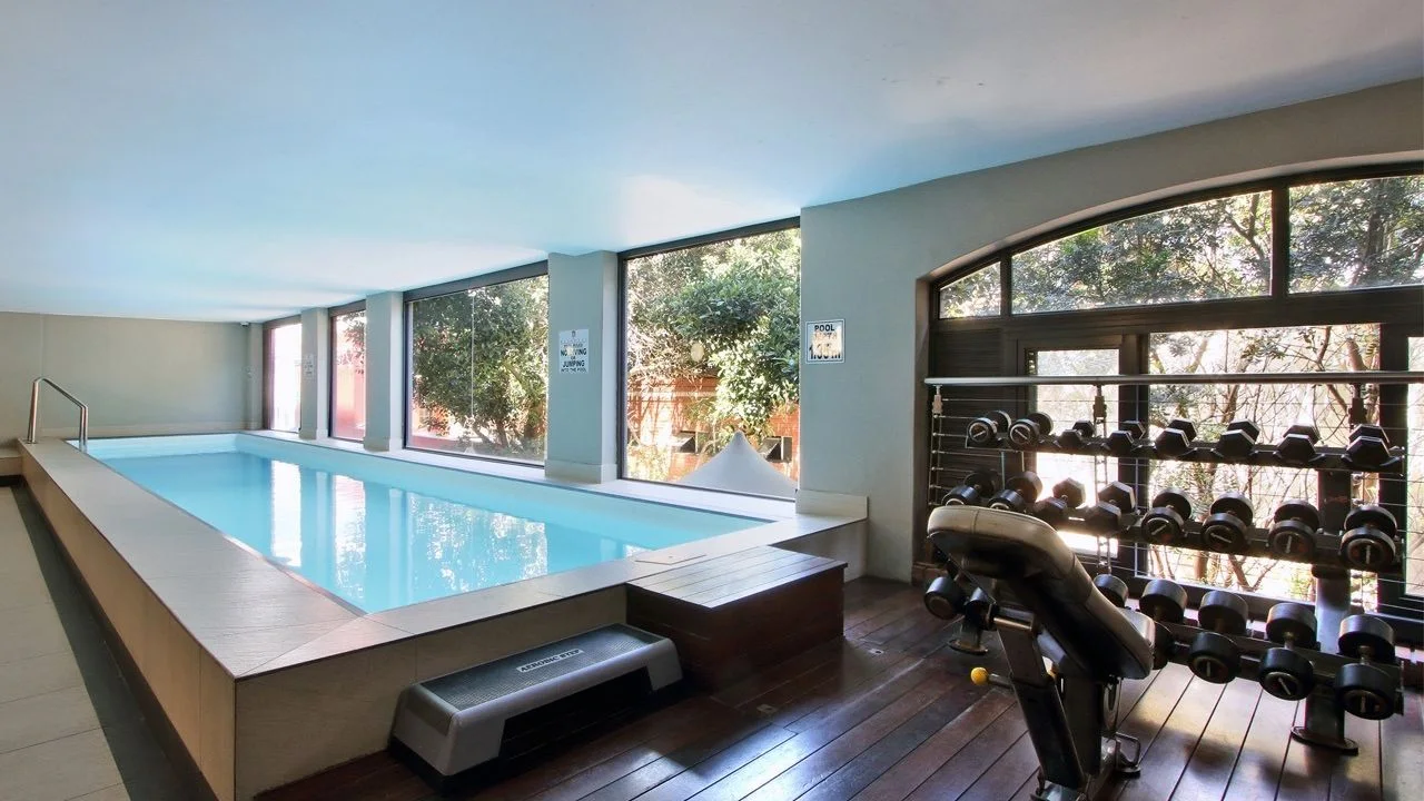 Cape Town Airbnb Investment 2026: 9-10% Gross, Net Math