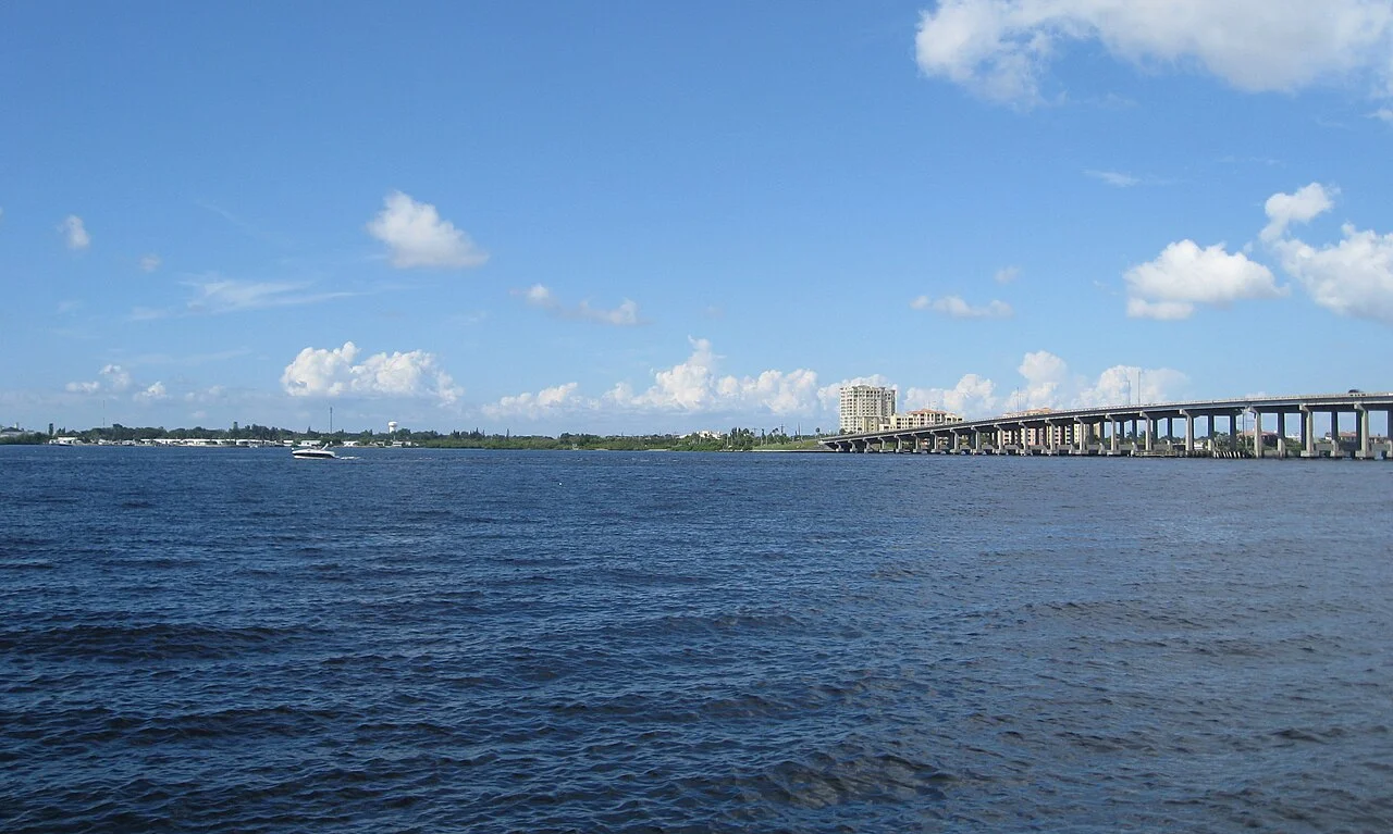 Bradenton - Riverwalk - Manatee River & DeSoto Bridge