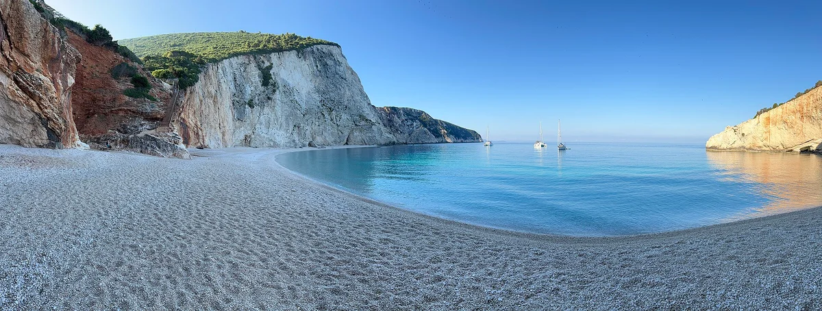 Golden Visa 120 m² Rule Greece 2026: Single Deed Only