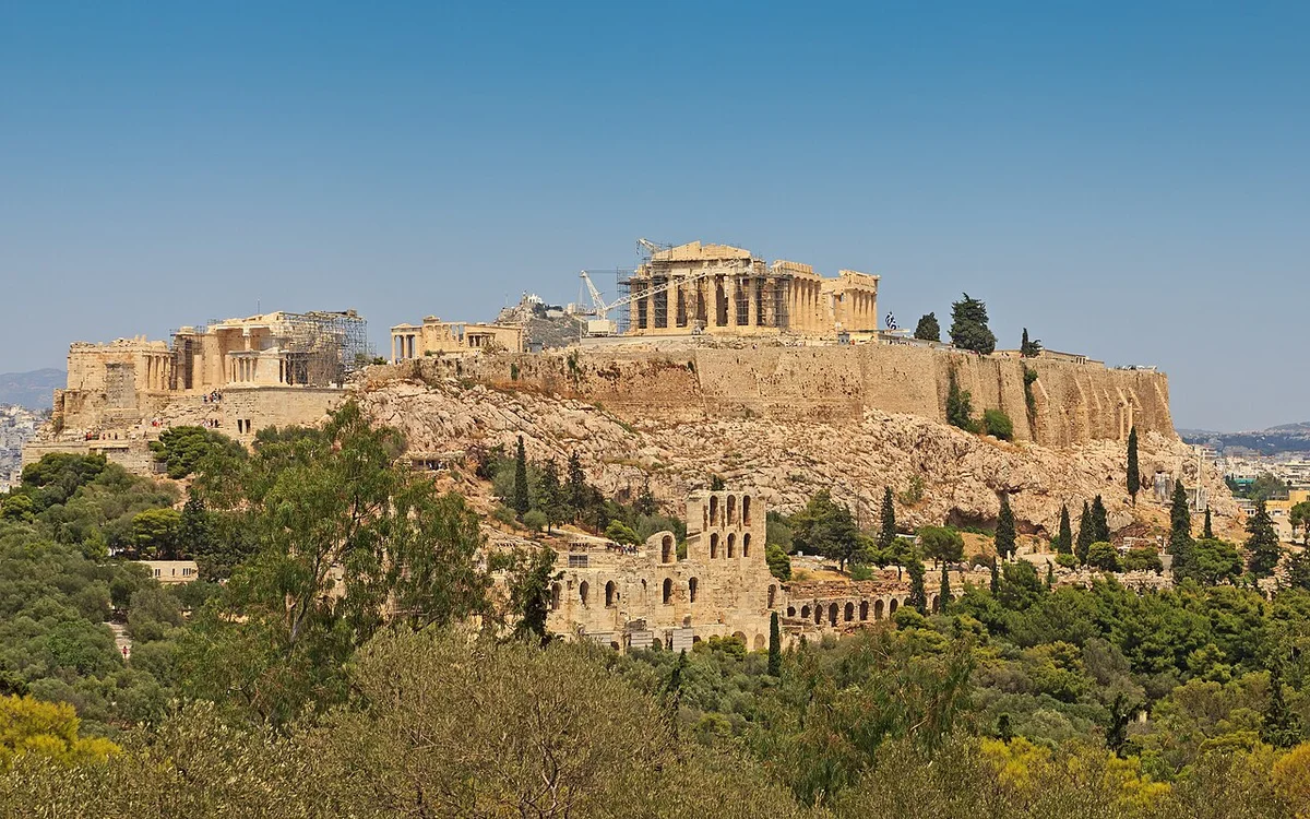 Greece vs Portugal Golden Visa: Property Investor Guide 2026 — Greek Invest research illustration