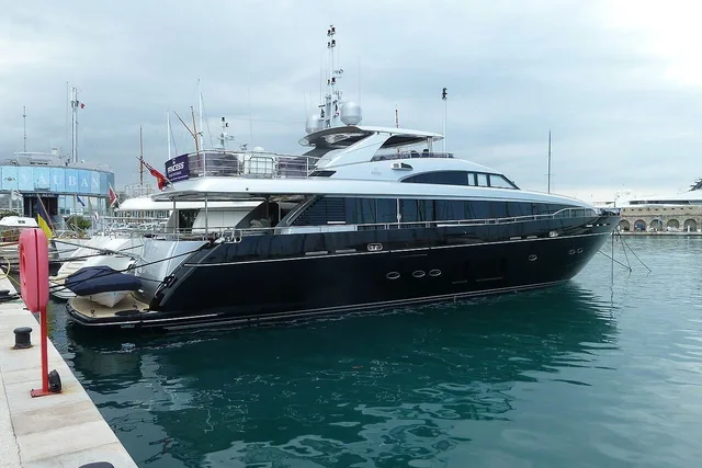 Princess Yacht Divina Antibes