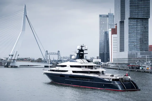 Superyacht Tranquility arriving in Rotterdam past the Erasmus Bridge