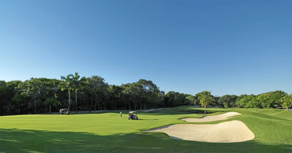 St Regis Vs Chileno Bay Residences, investment corridor