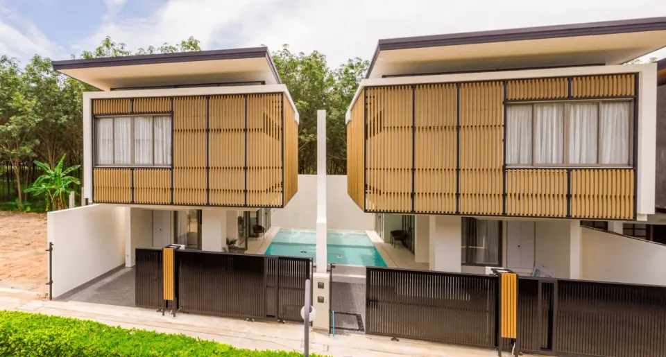Diamond, exterior view