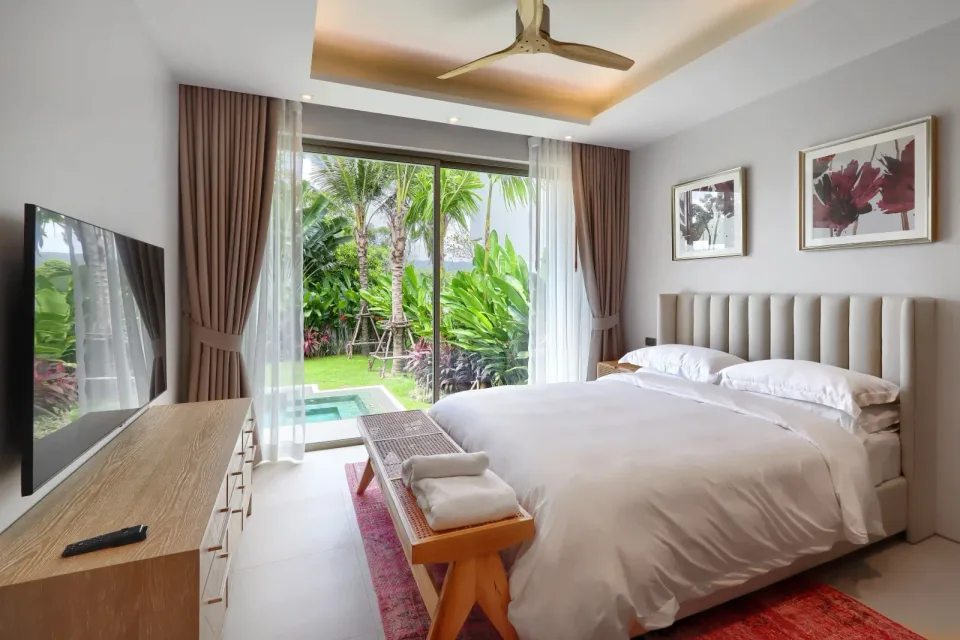 Botanica Lake Side II interior, living room with tropical design