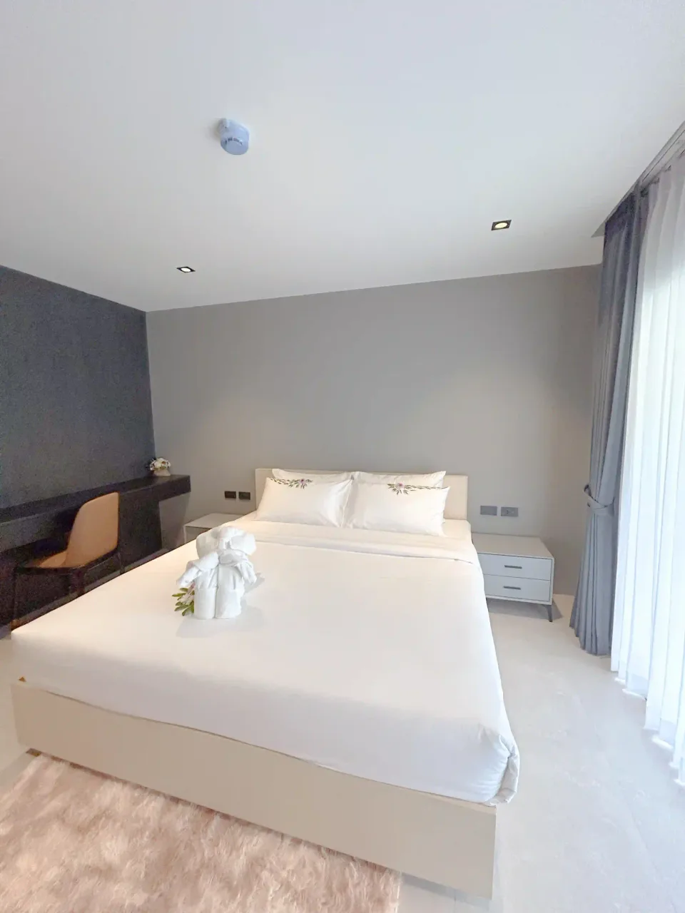 Utopia Mini interior, compact studio layout