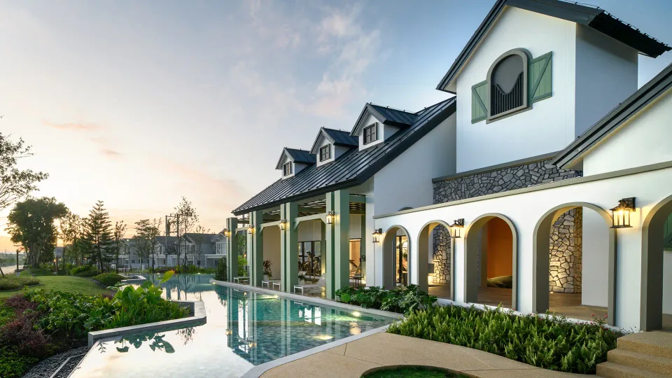 Anasiri Paklok, the estate's shared pool and pavilion, developer photo