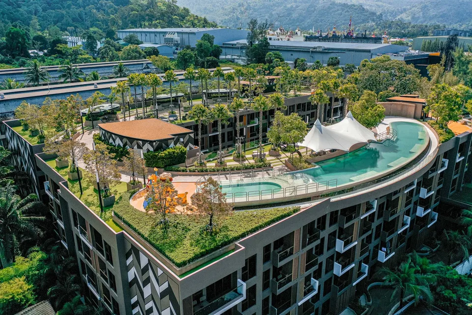 The Marin Phuket, Kamala: rooftop pool and tent pavilion