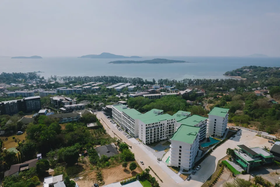 Wyndham La Vita Phuket, Rawai: aerial view towards the sea