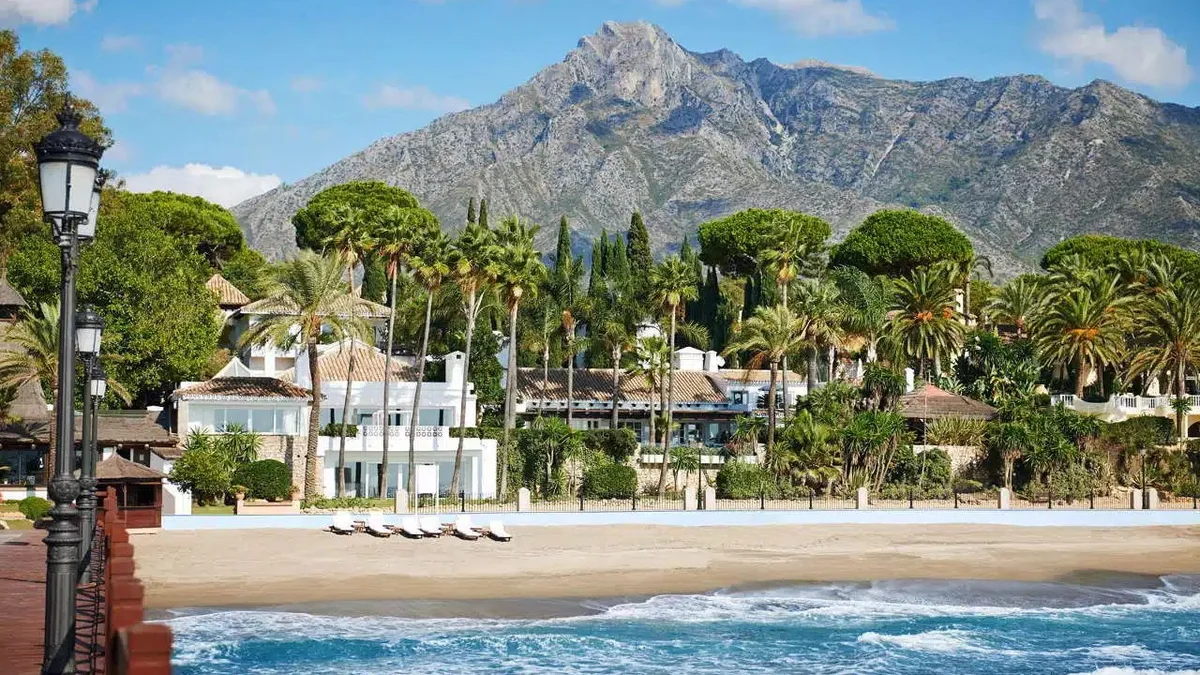 Mallorca vs Marbella: A Capped Licence or an Open One