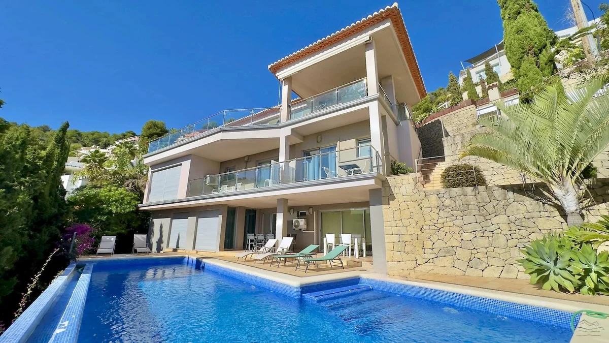 Costa Blanca Market Analysis: North and South Compared