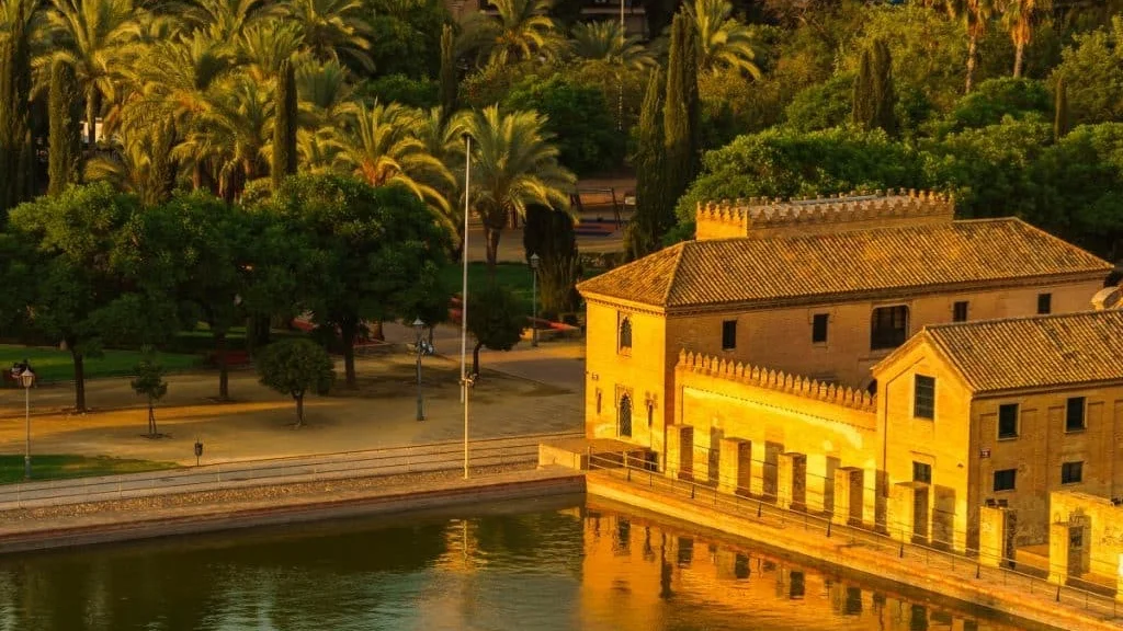 Buhaira Gardens with its historic pavilion and pond in the Nervión district of Seville, the area of the planned Insur Nervión project